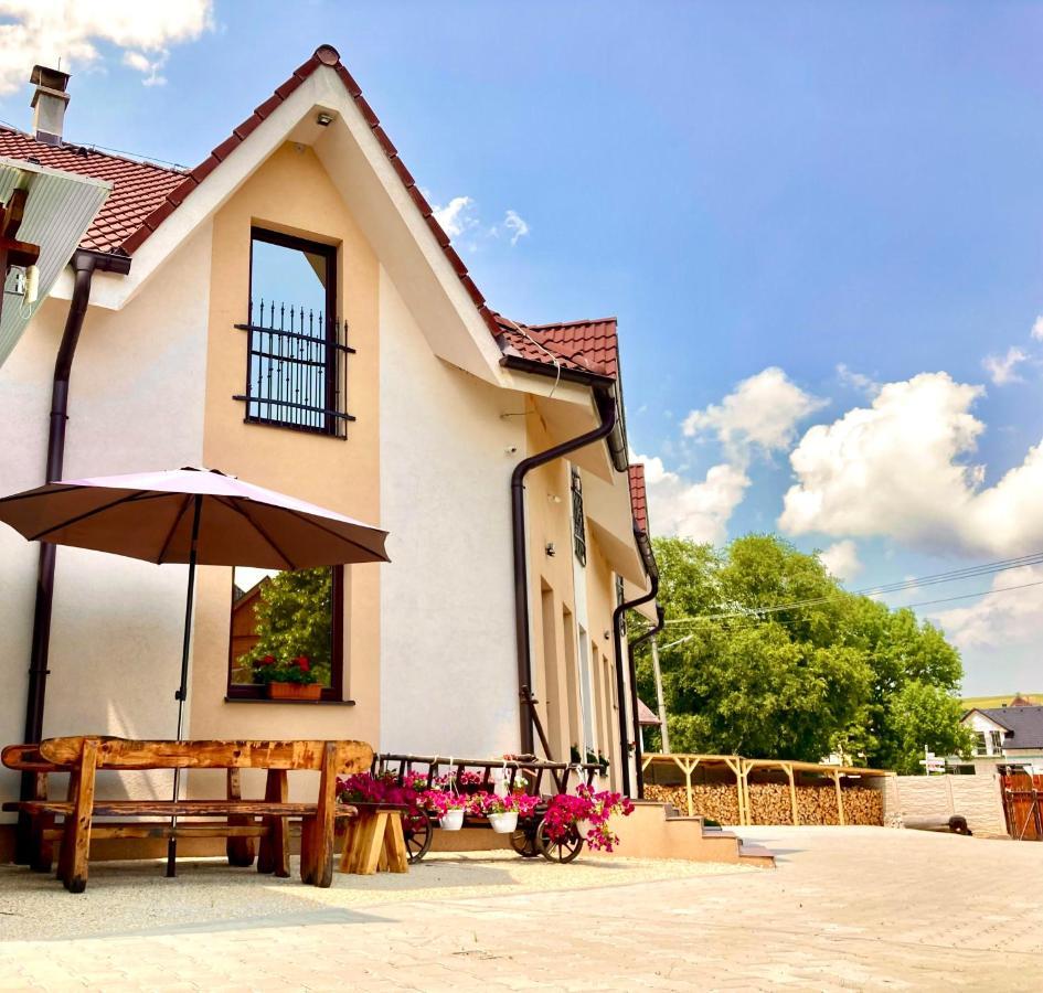 Nová Lesná 利萨纳旅馆酒店 外观 照片